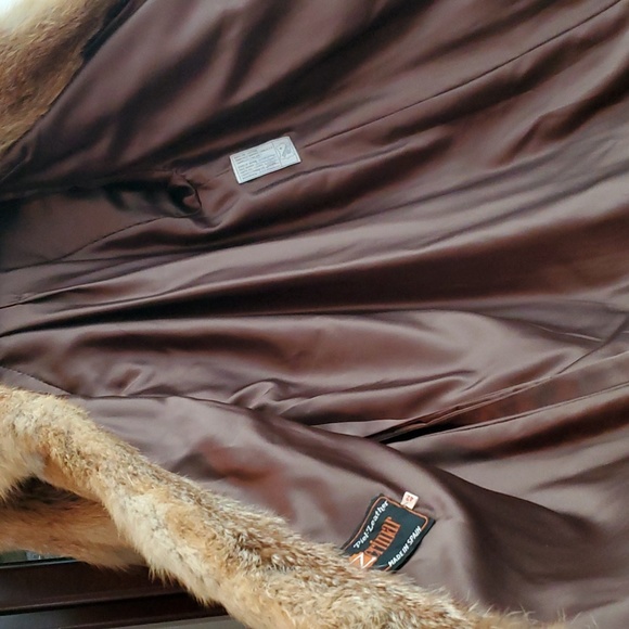 Woman's Fox Fur Coat. Excellent condition! - Picture 5 of 8
